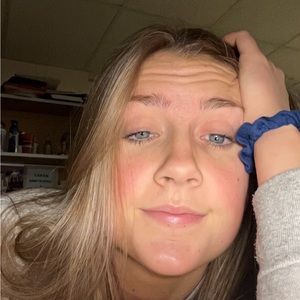 Meet your Posher, Lydia